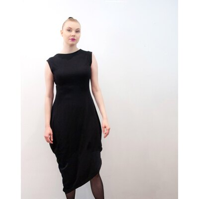 0 Beehive I Dress Wrap Black ((MALLI UUDISTUU, VIIMEISET ORIGINAALIT SAATAVILLA NYT )