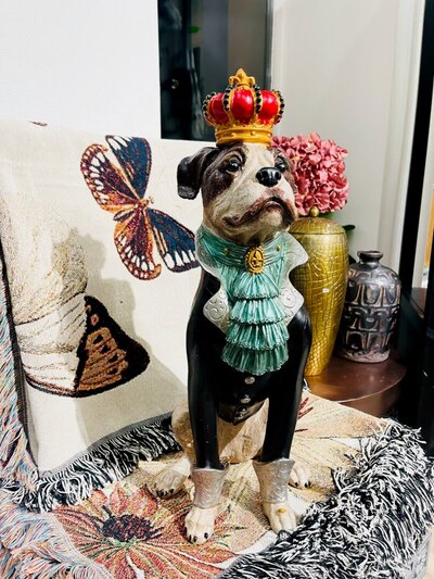 0 Kuninkaallinen koirapatsas