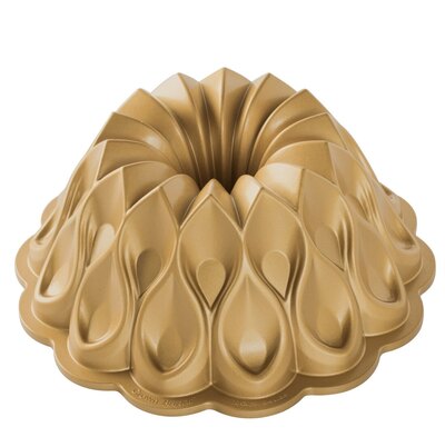 0 Nordic Ware Crown Bundt® Pan