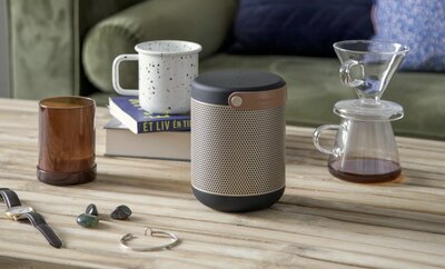 0 aMajor speaker/kaiutin Black