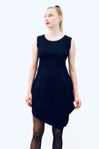 0 Beehive I Dress Petit Black (malli uudistuu, viimeiset originaalit saatavilla nyt)