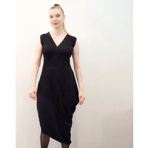 0 Beehive I Dress Wrap Black ((MALLI UUDISTUU, VIIMEISET ORIGINAALIT SAATAVILLA NYT )