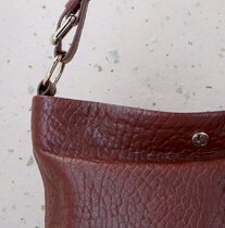 0 Doux cognac olkalaukku