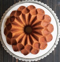 0 Nordic Ware Crown Bundt® Pan kakkuvuoka