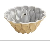 0 Nordic Ware Crown Bundt® Pan