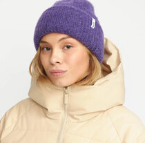 Ale0 Fluffy Beanie Violet